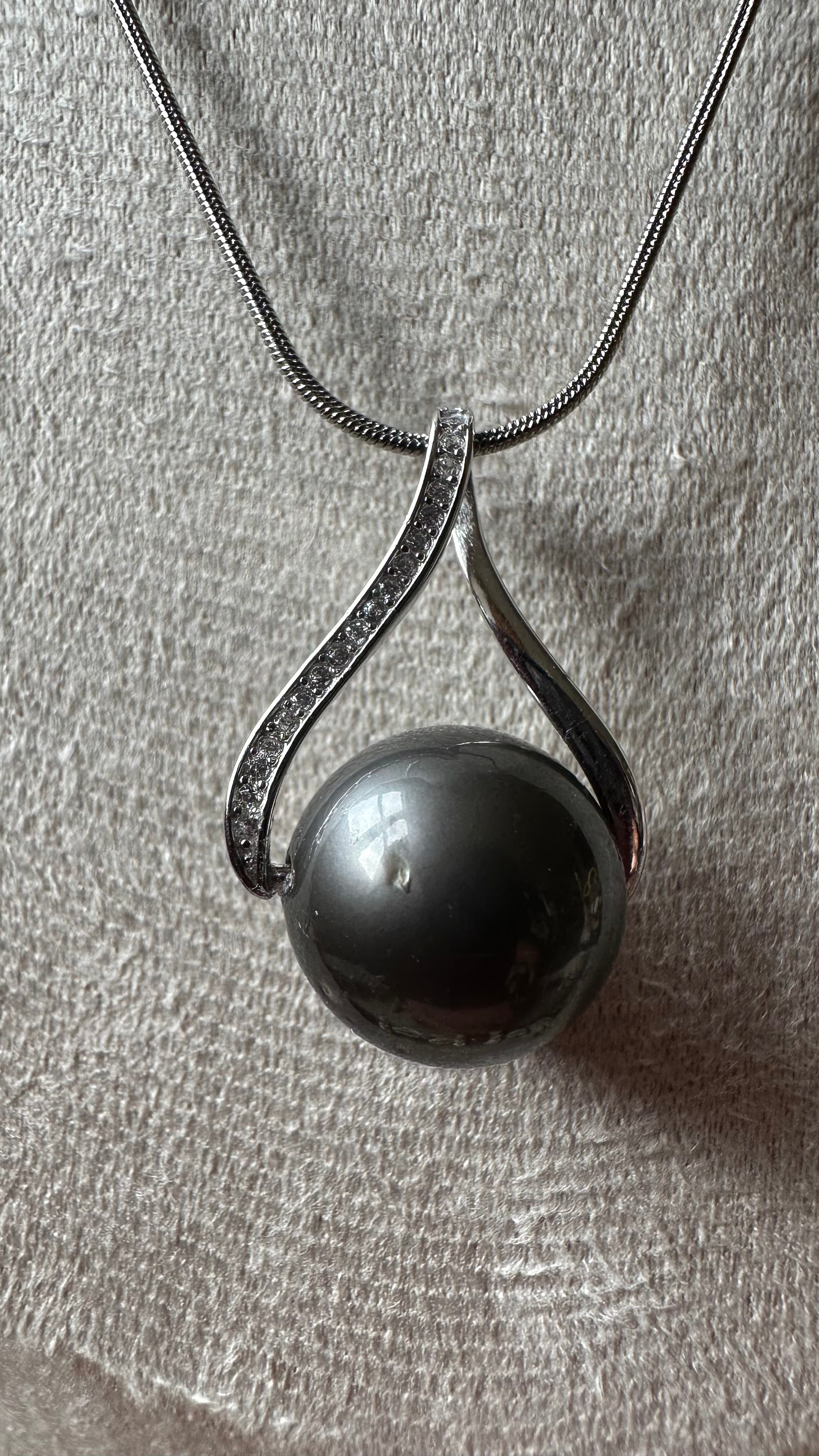 Collier Nui