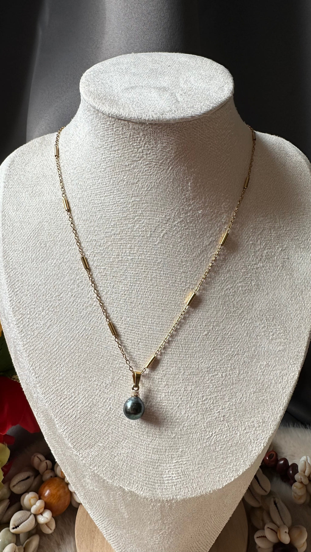 Collier Raina