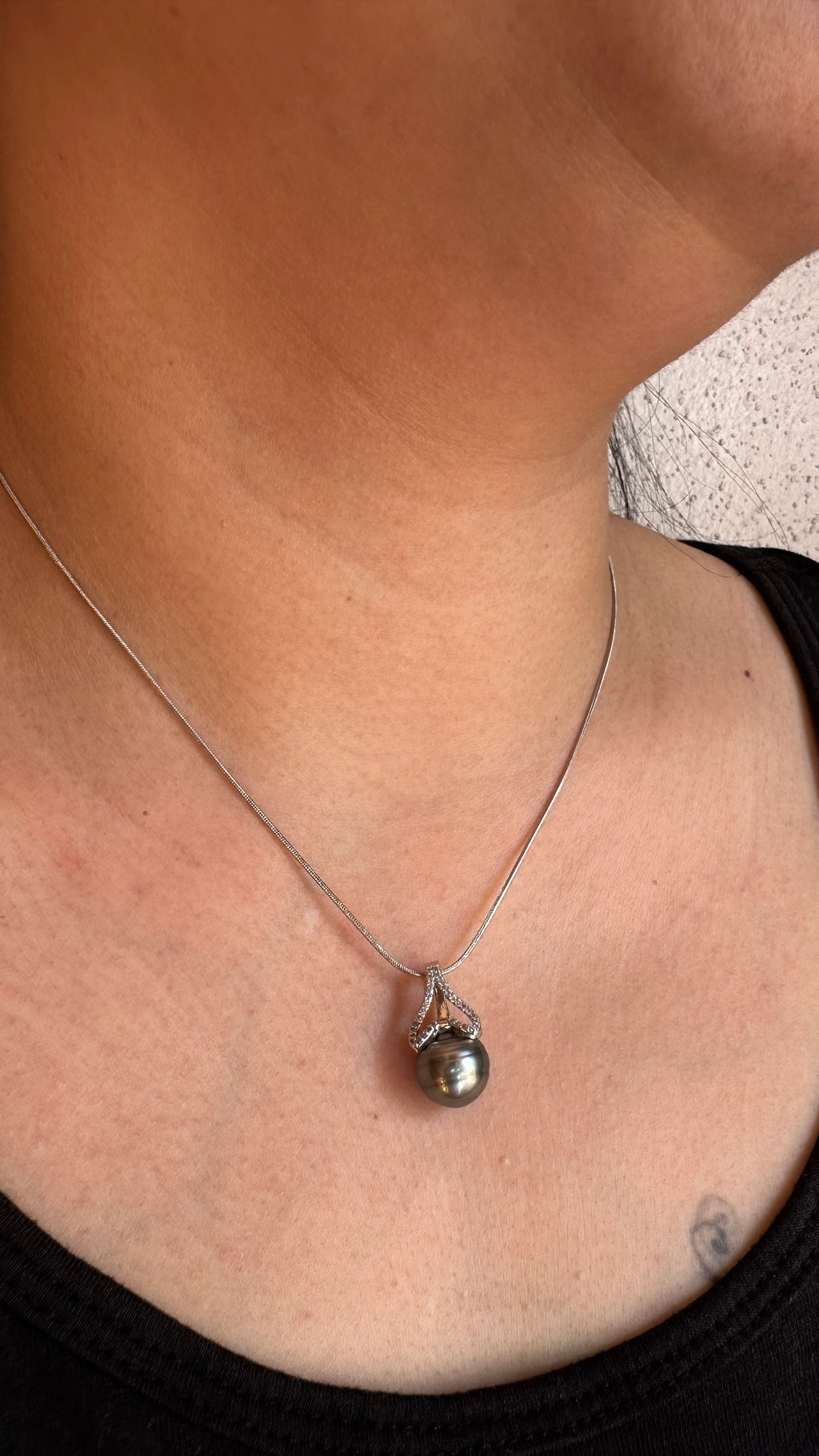 Collier Vainui